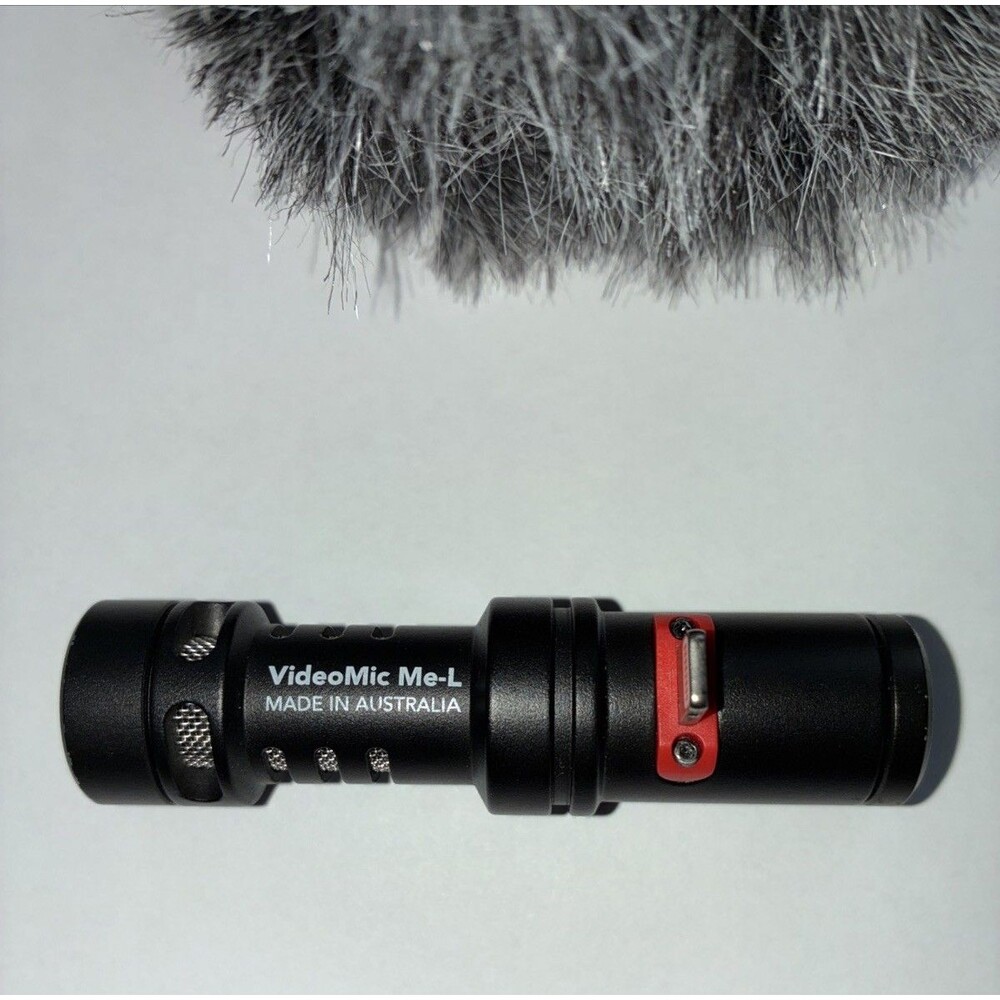 Rode VideoMic Me-L Microphone for iPhone iPad iOS includes Wind Cover.